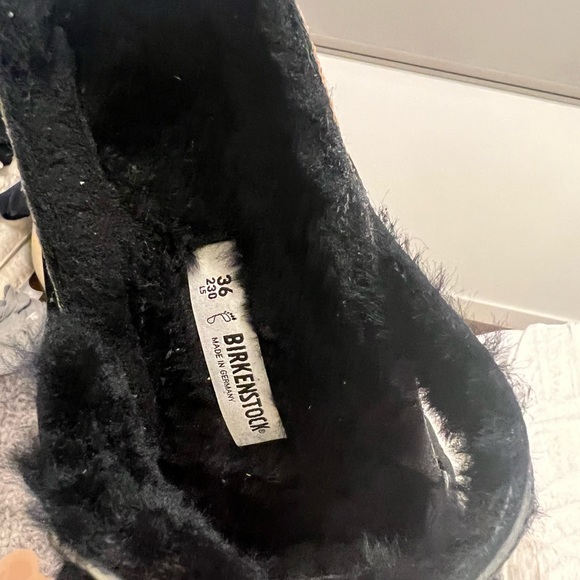 Black Furry Birkenstock sandal with toe strap and double buckle closure - Picture 3 of 5